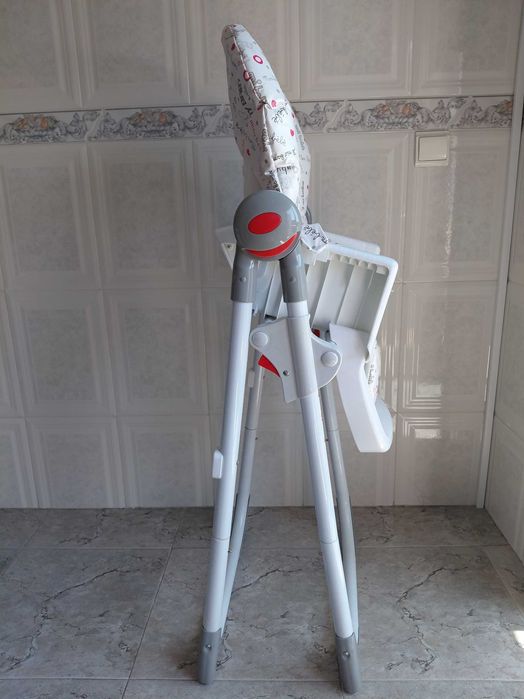 Cadeira de refeição para bebé