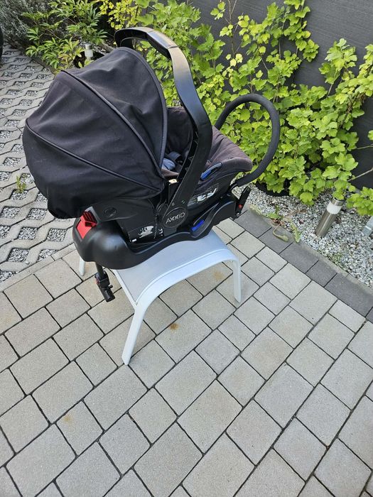 Fotelik z bazą axkid