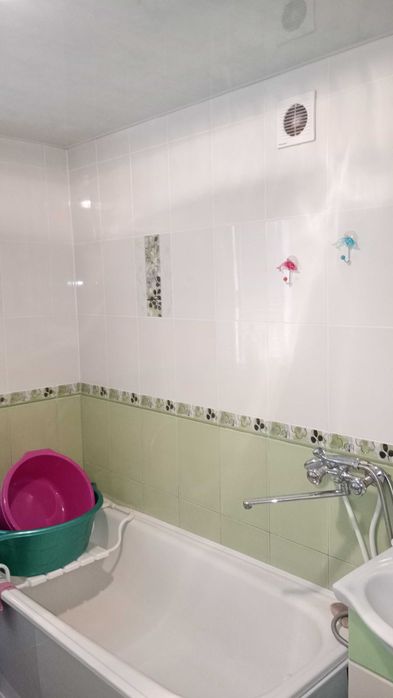 Велика трикімнатна квартира район Сільхозтехніка