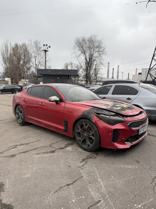 Kia Stinger 3.3 бенз 80к пробег