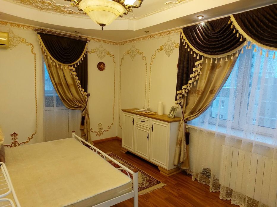 Власник. Двокімнатна с паркомісцем