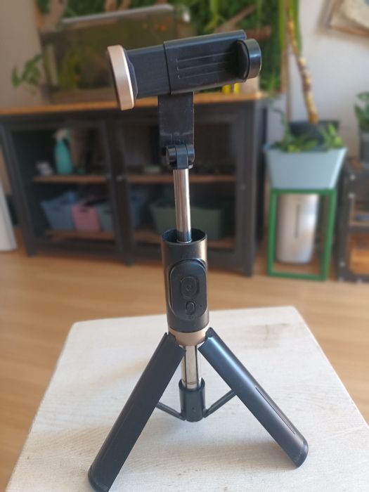 Selfie stick 2w1 z funkcją statywu