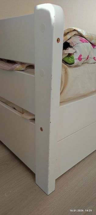 Продаю ліжко білого кольору