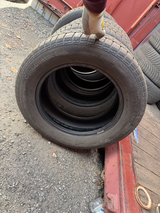 215/60/16 Continental ts815