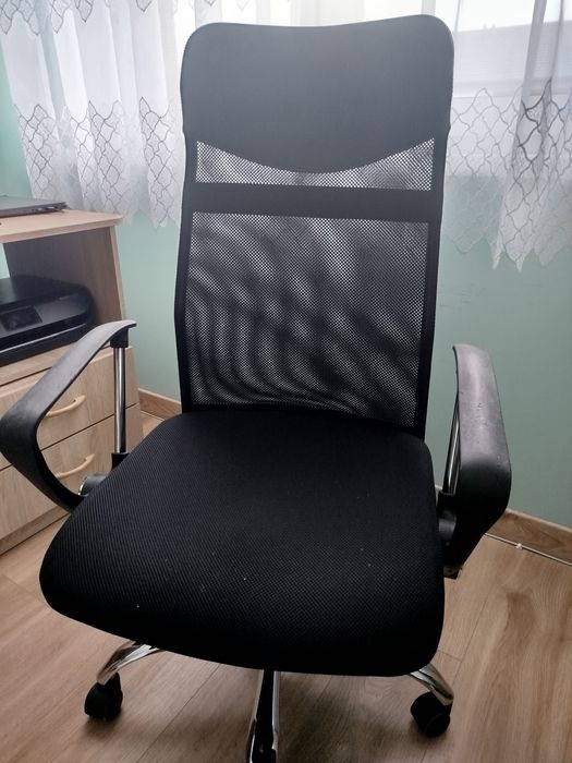 Fotel biurowy czarny