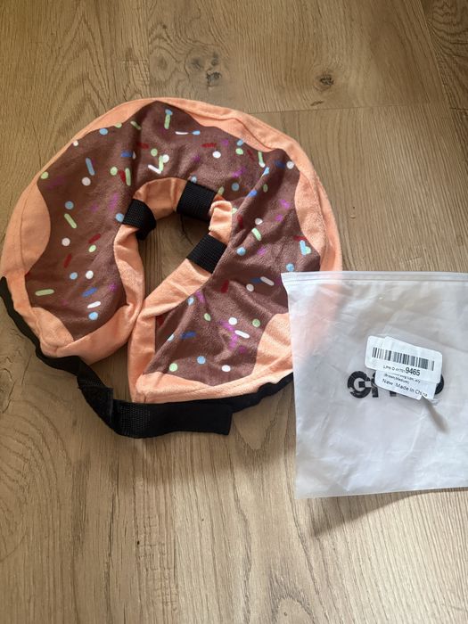 Kolnierz pooperacyjny dla psa Donut M