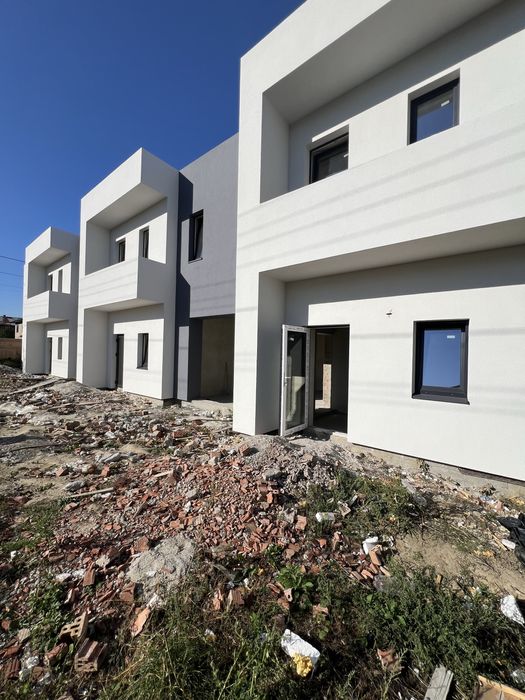 Таунхаус в топовій локації, кутовий з великою земельною ділянкою