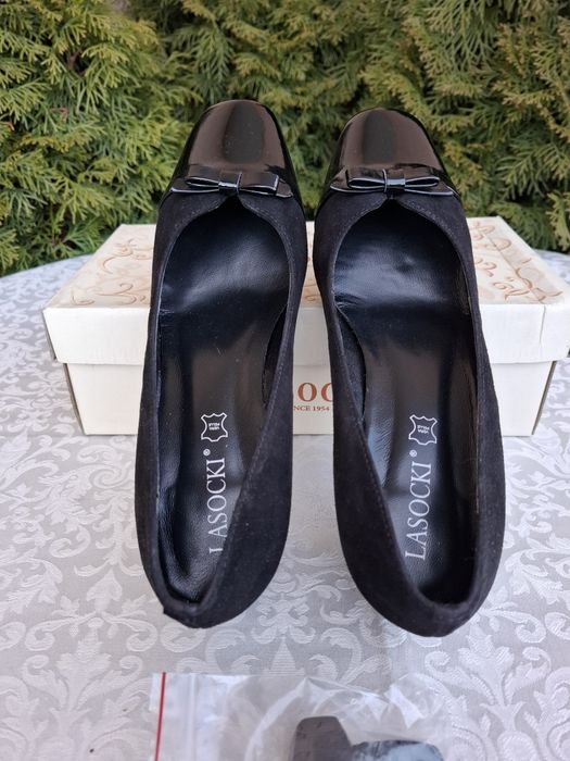 Półbuty, czółenka czarne rozm.39 . Lasocki . Nowe . Skóra naturalna