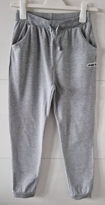 Spodnie dresowe 146