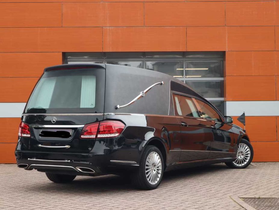 Mercedes-Benz E 200 катафалк