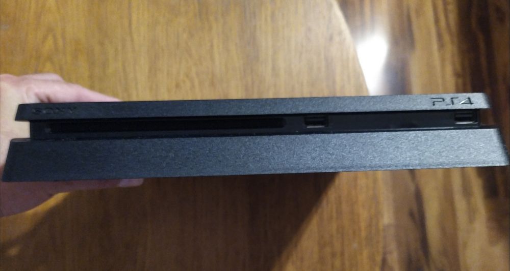Konsola SONY PLAYSTATION 4 PS4 Slim 1TB + 2 Pady SONY DualShock4 - stan bdb.