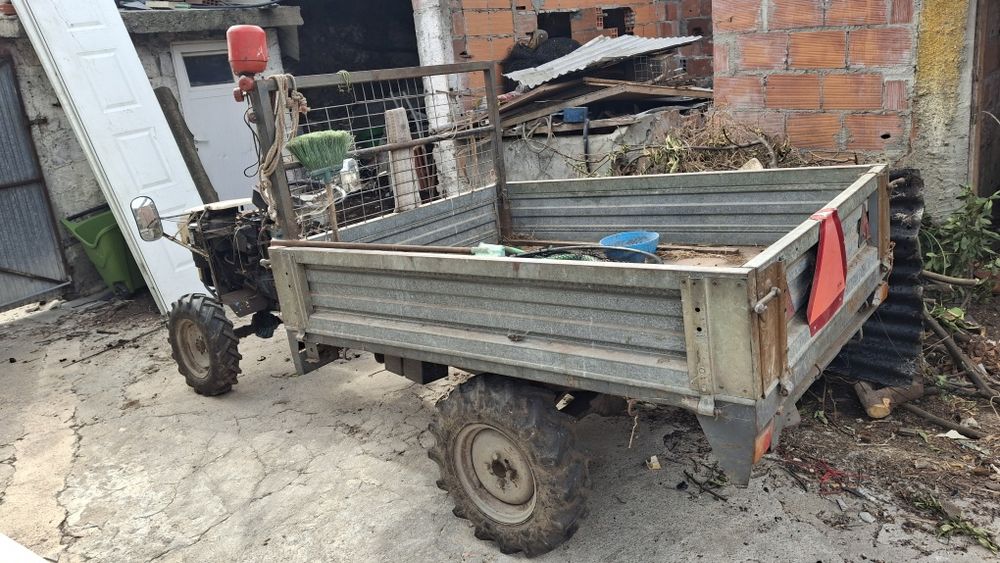 Motocultivador com reboque motor lombardini
