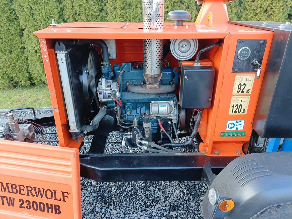 Mobilny rębak spalinowy TIMBERFWOLF TW230DHB diesel Kubota przyczepka