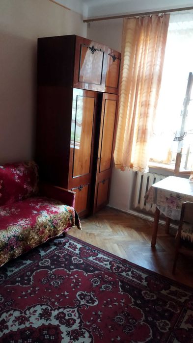 Кімната Пасічна ізольована 4500 грн.(ком.послуги враховані в орендну плату)Вільна.