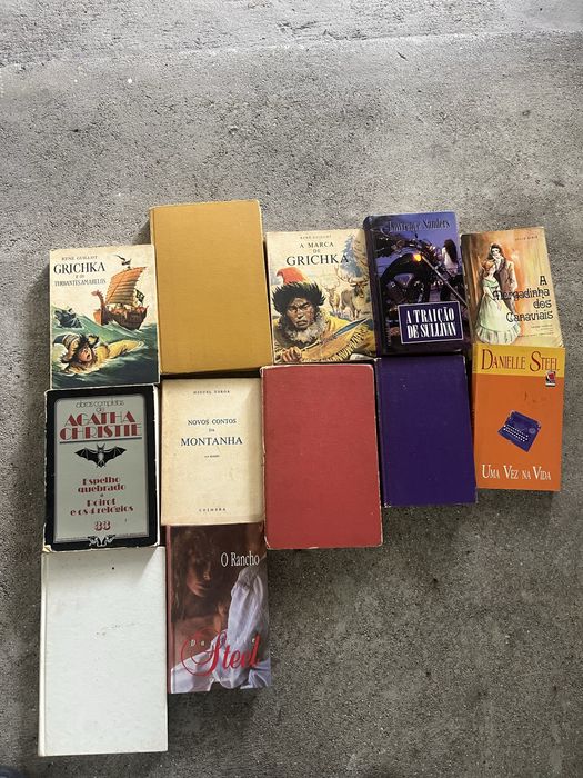 Muitos livros diversificados