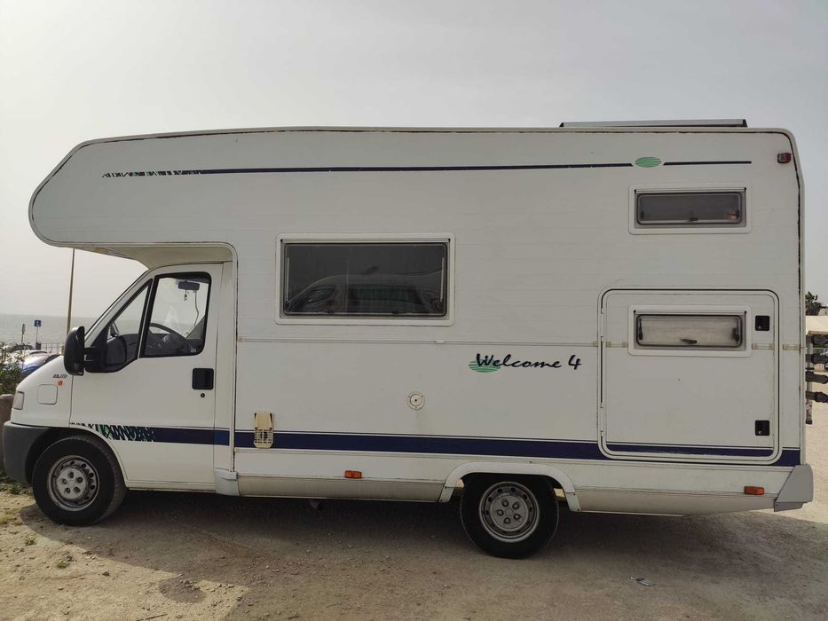 Autocaravana Familiar Chausson Fiat Ducato 2.8 JTD — 6 Lugares, Solar, WC, Duche e Toldo