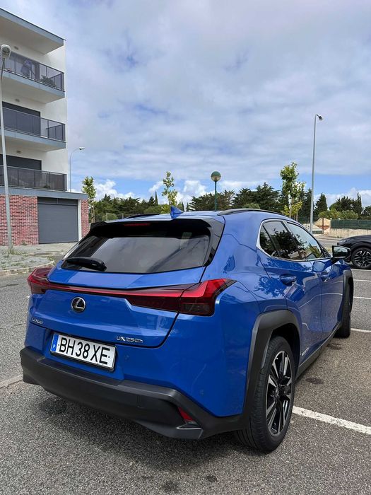 Lexus UX 250h Hybrid Executive — photo 4