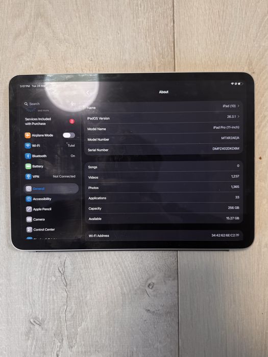 iPad Pro 11” 2018 + Klawiatura + Etui + Ładowarka