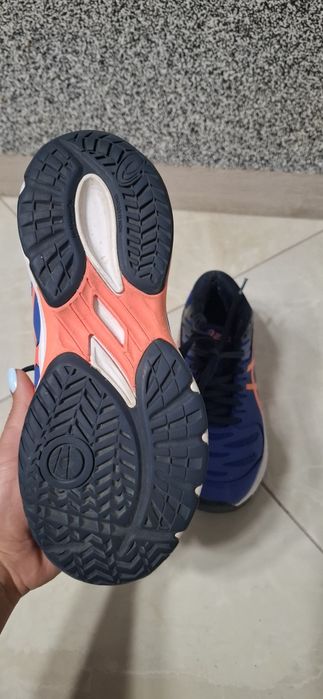 Волейбольні кросівки Asics