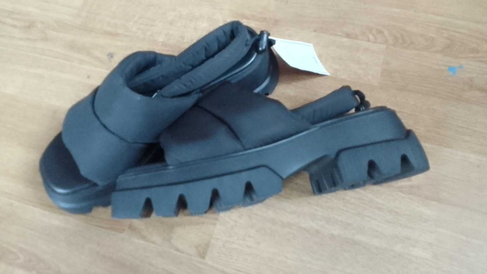 Klapki na koturnie NOWE 41 (26,5 cm) czarne