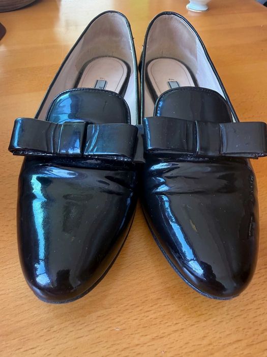 Prada buty czarne lakierki