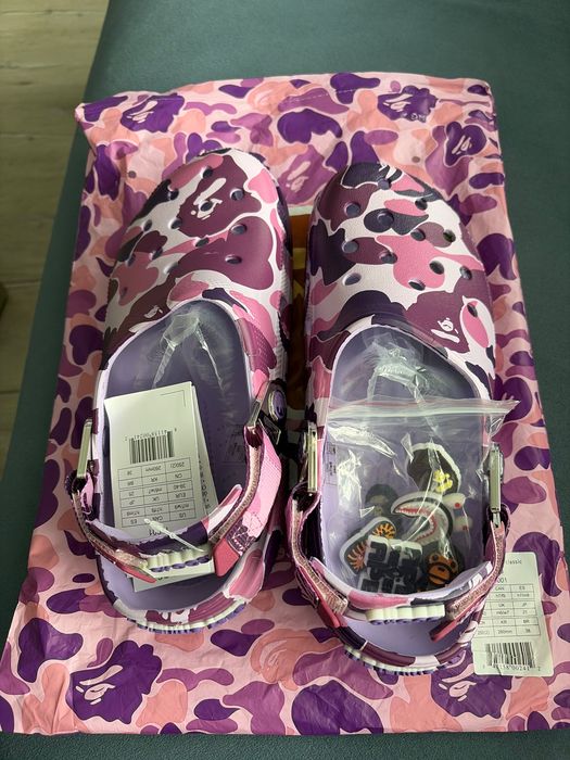 Crocs fioletowe nowe z 5 dodatkowymi przypinkami