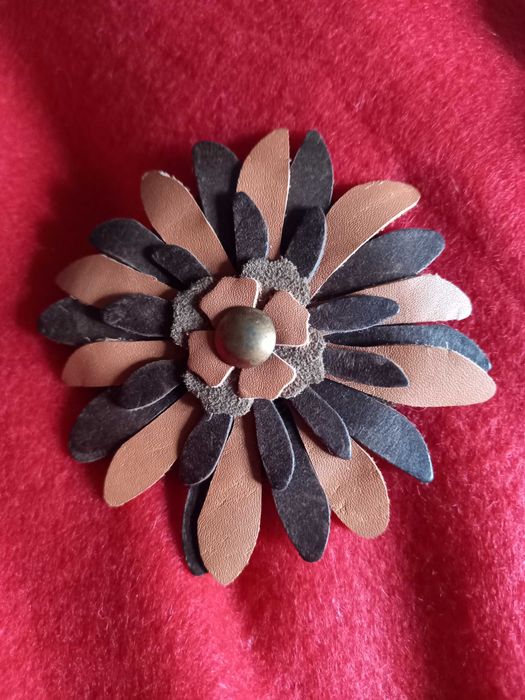 6 alfinetes de lapela, artesanais - Local - Anete