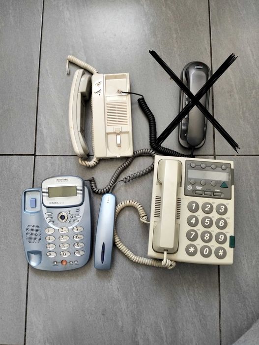 Stare telefony stacjonarne