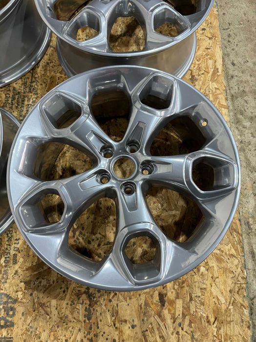 Комплект дисків R19 з Ford Escape Titanium C520