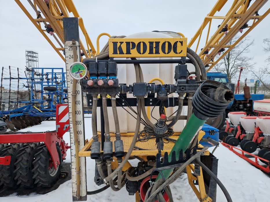 Причіпний  оприскувач "Кронос"