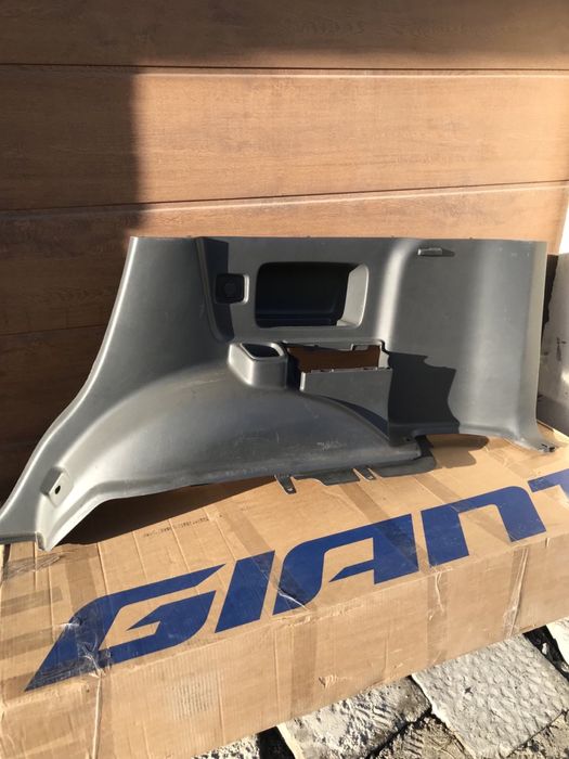 Автозапчастини