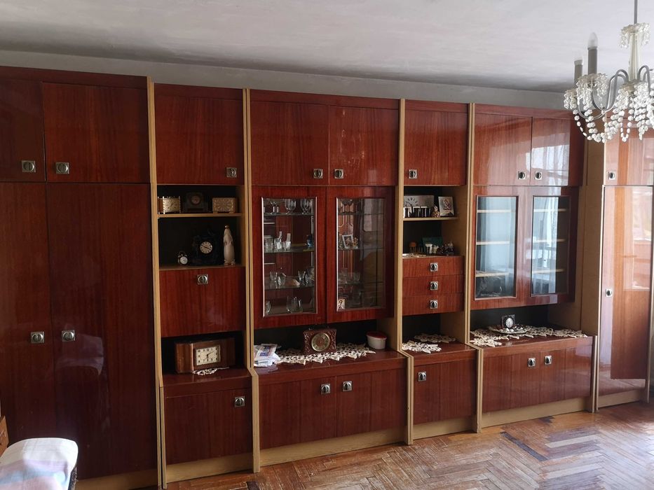 Костопольська секційна стінка з тумбочкою   можливо по частинам