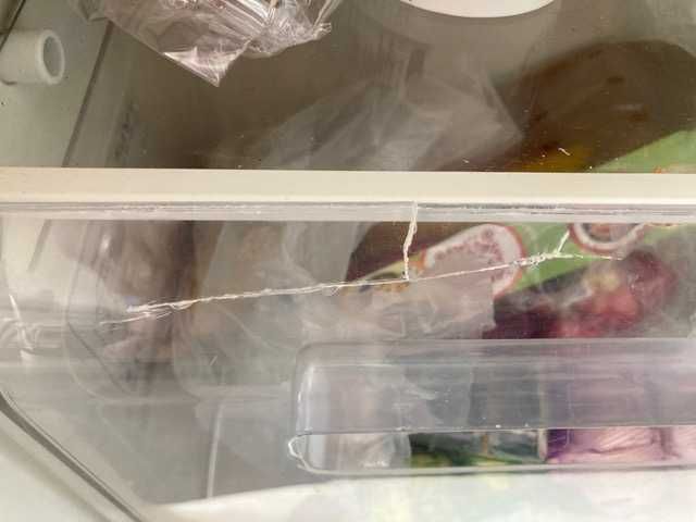 Kunft Refrigerador com Freezer