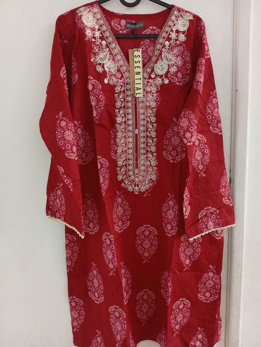 Tunica vermelho em medio
