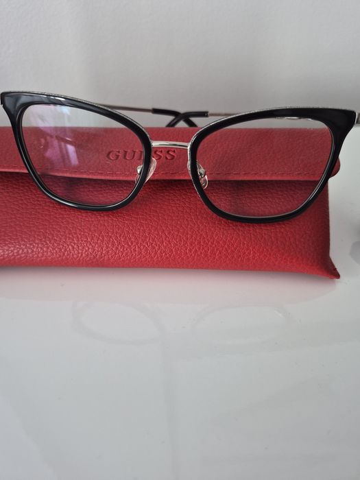Armacao de Óculos  Guess- Como  Nova