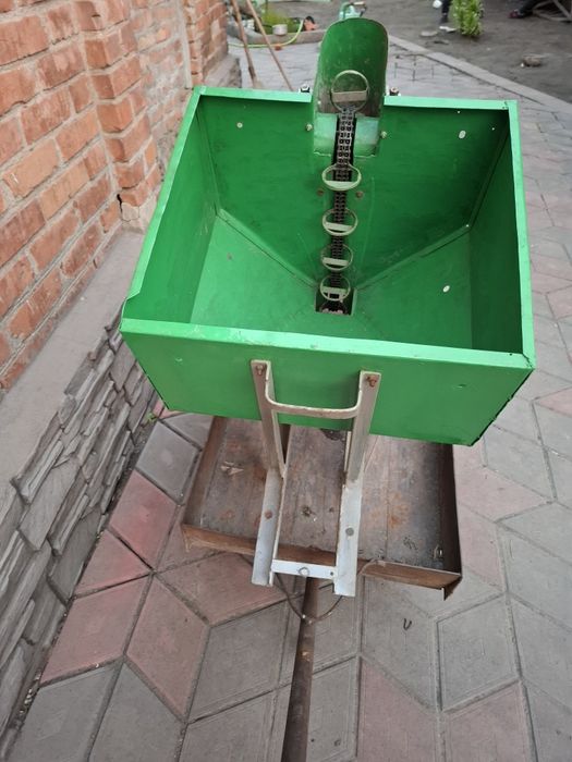 Картоплесаджалка однорядна