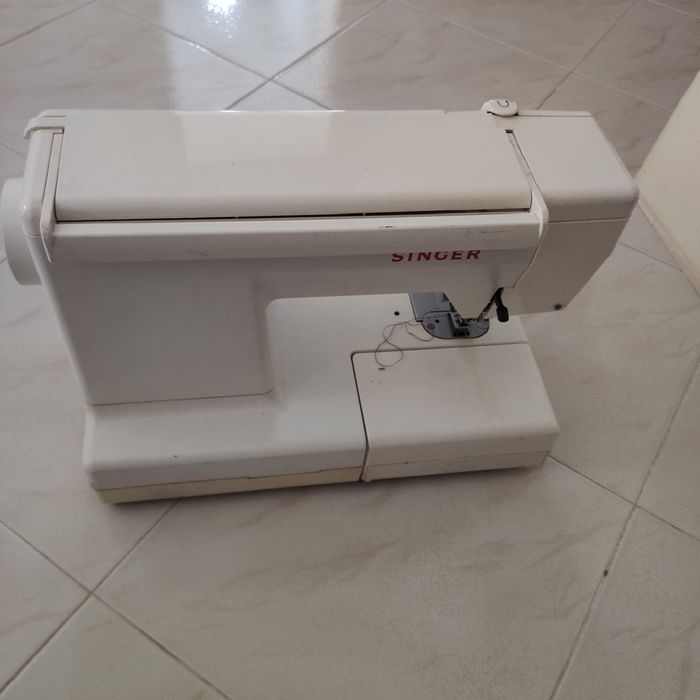 Máquina costura Singer Concerto 1