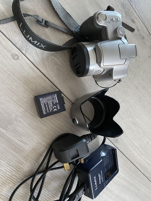 Panasonic DMC-FZ7 LUMIX optical zoom