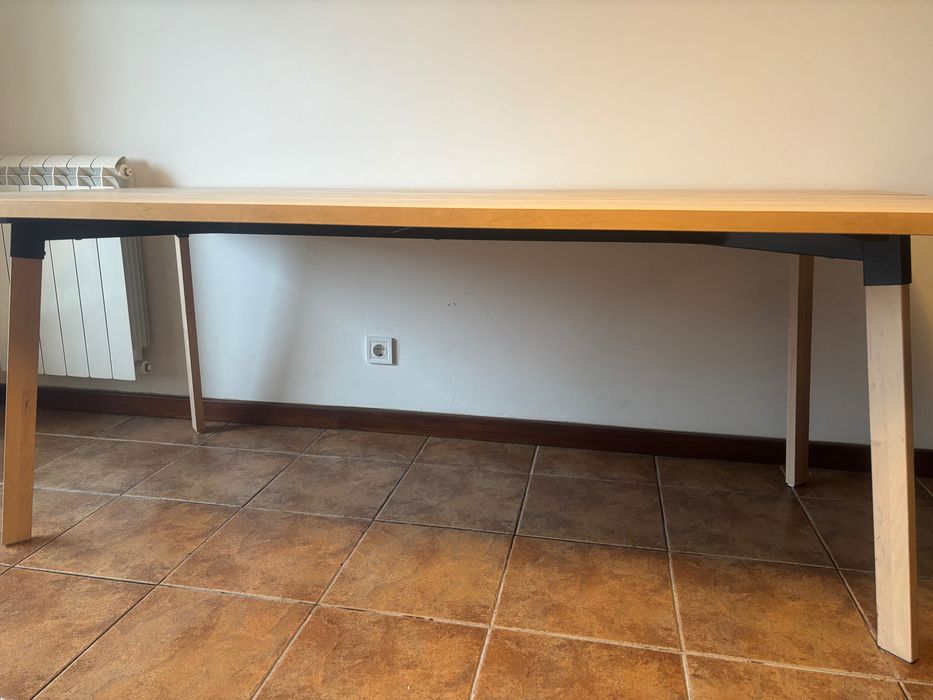 Mesa de madeira grande