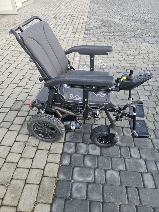 Wozek inwalidzki elektryczny