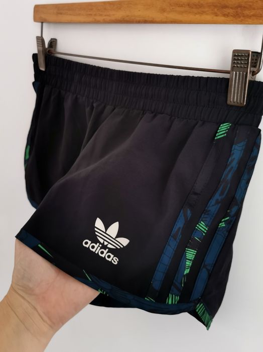 Adidas krótkie spodenki sportowe damskie XS