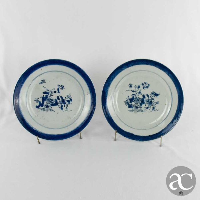 Par de pratos porcelana da China, Período Qianlong, séc. XVIII