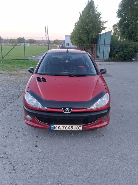 Прадам  Peugeot 206.  2008 року.