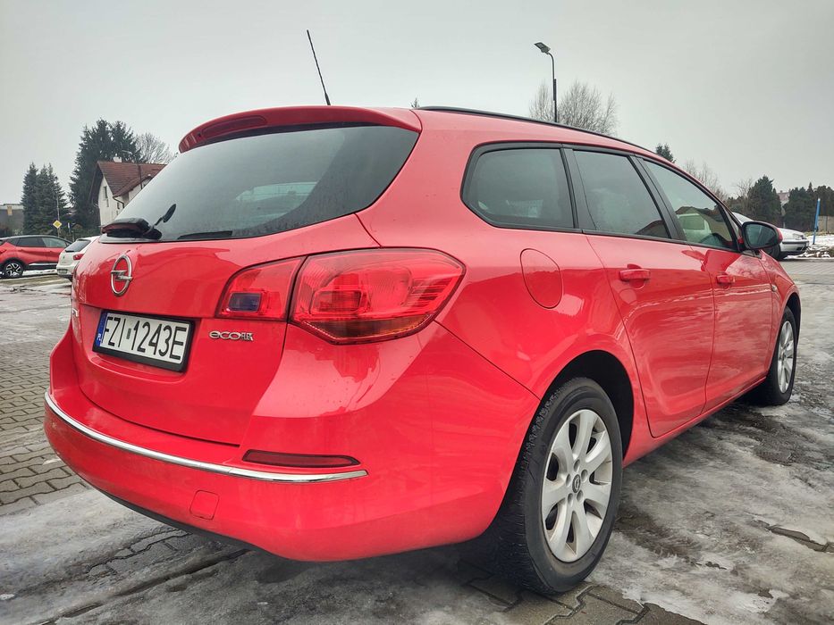 opel astra J LIFT 2013r 1.4 benz 101 KM SUPER STAN TECH 151 tyś km