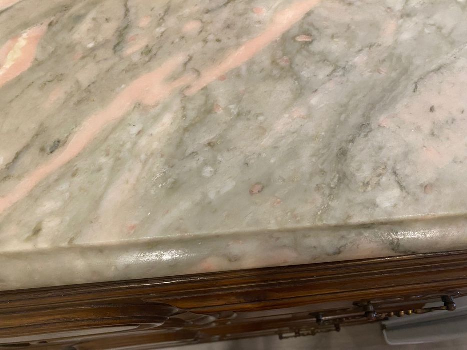 Quarto casal em bom estado de conservação