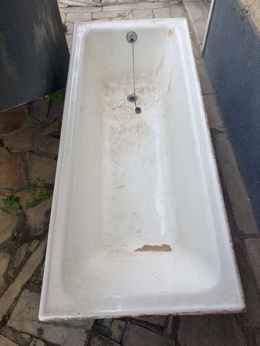 Banheira antiga em metal