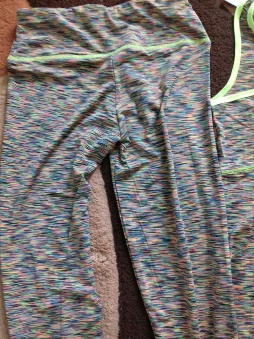 Продам спорт костюм.Одяг для залу