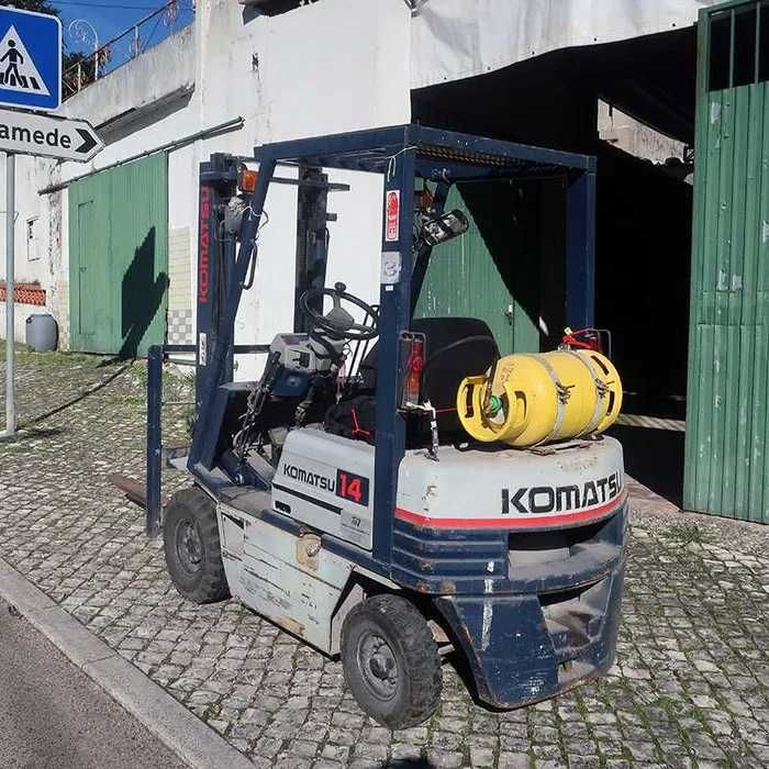 Empilhador Komatsu 1400Kg a Gás, bem estimado.