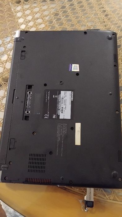 Vendo computador portátil Toshiba64739680414210122