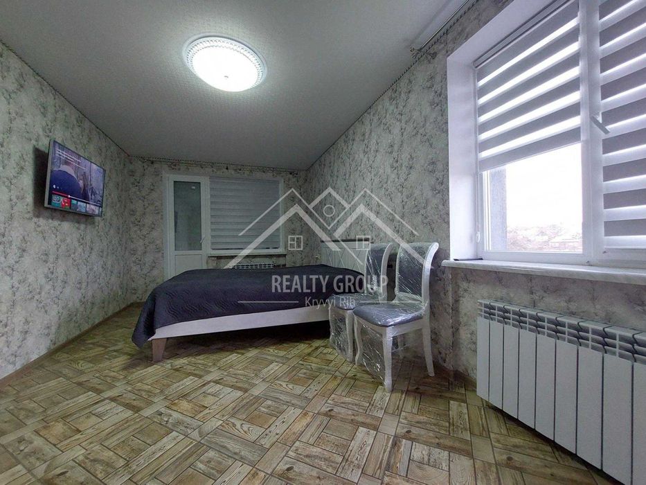 Продаж гарної 3к з ремонтом, меблями та технікою у ЦМ р-ні